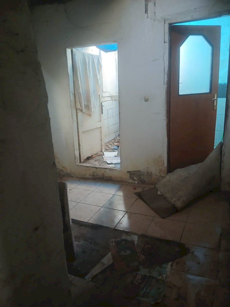 Kurbançayır Köyünde Ev Bahar Yağmurları ve Deprem Etkisiyle Kullanılamaz Hale Geldi