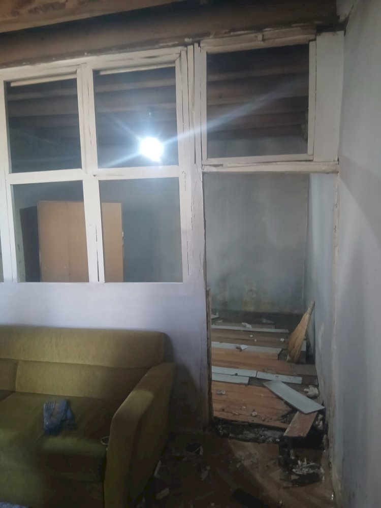 Kurbançayır Köyünde Ev Bahar Yağmurları ve Deprem Etkisiyle Kullanılamaz Hale Geldi