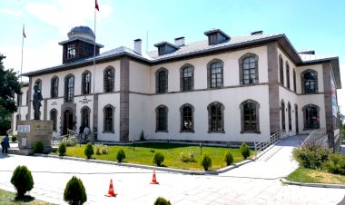 Erzurum’da kamuoyunda tartışmalara konu olan Kongre Binası !